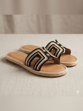 NWT On 34th Size 6 Mansi Beaded H-Band Flat Sandals Black & Gold!